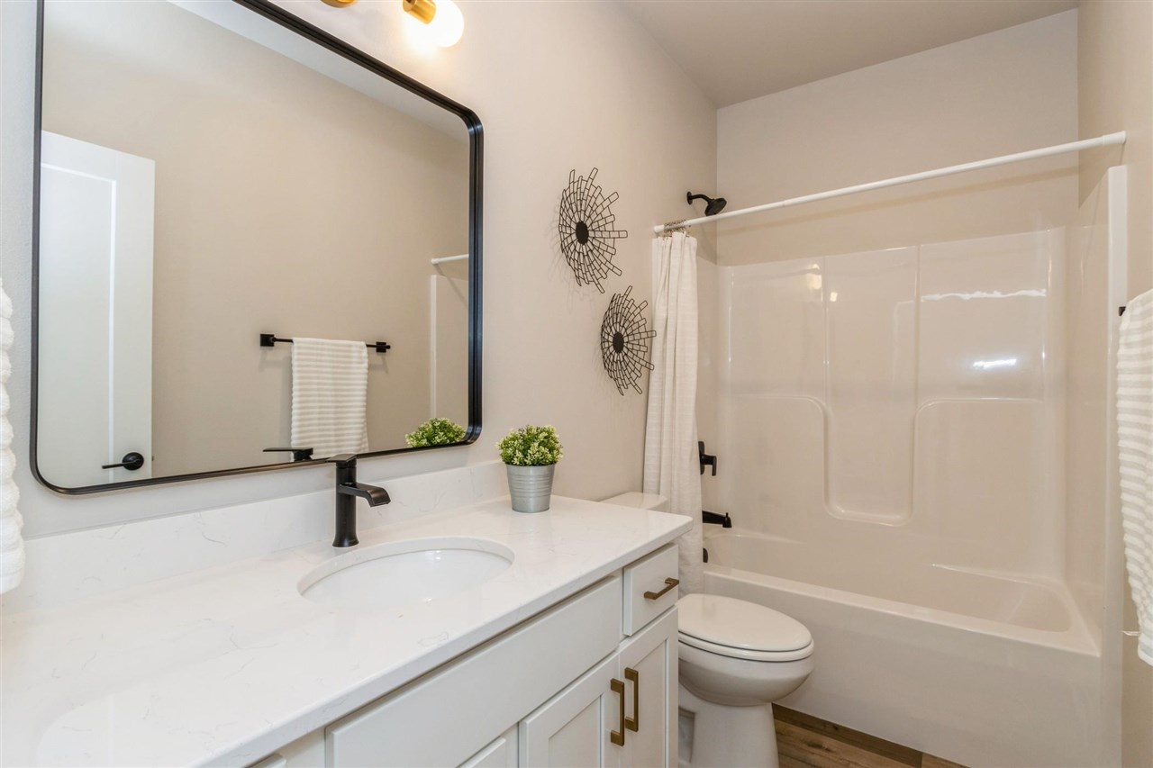 1046 Highland Trail Solon IA 52333