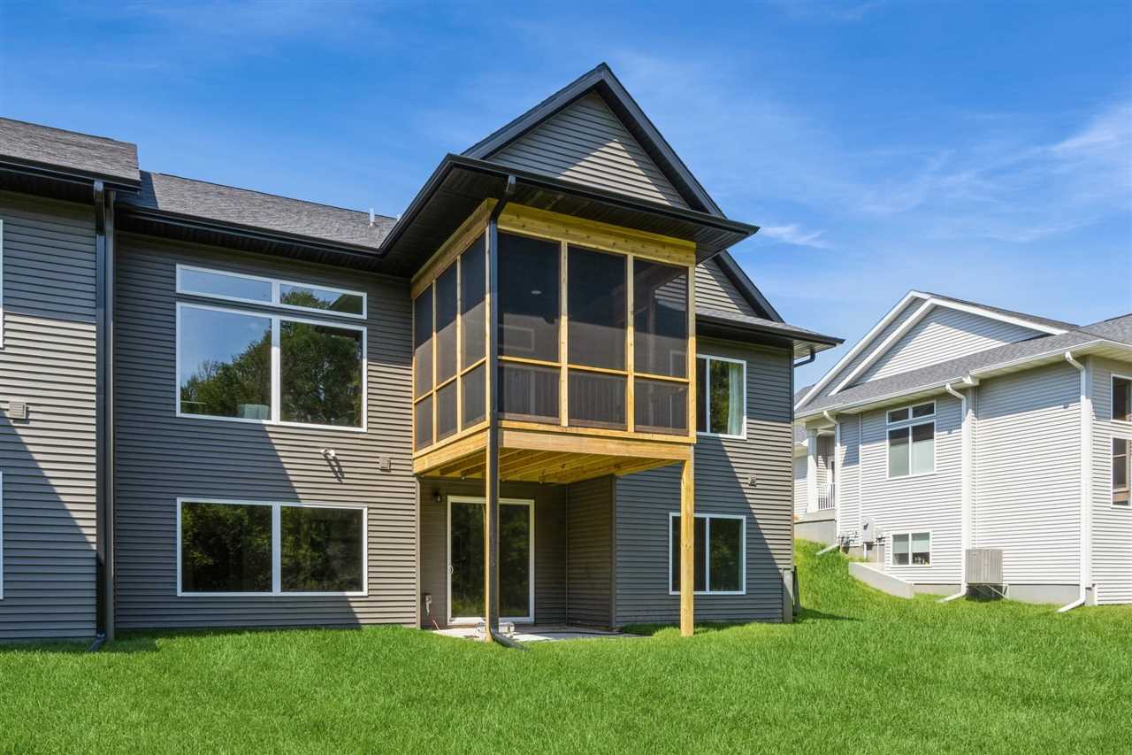 1046 Highland Trail Solon IA 52333