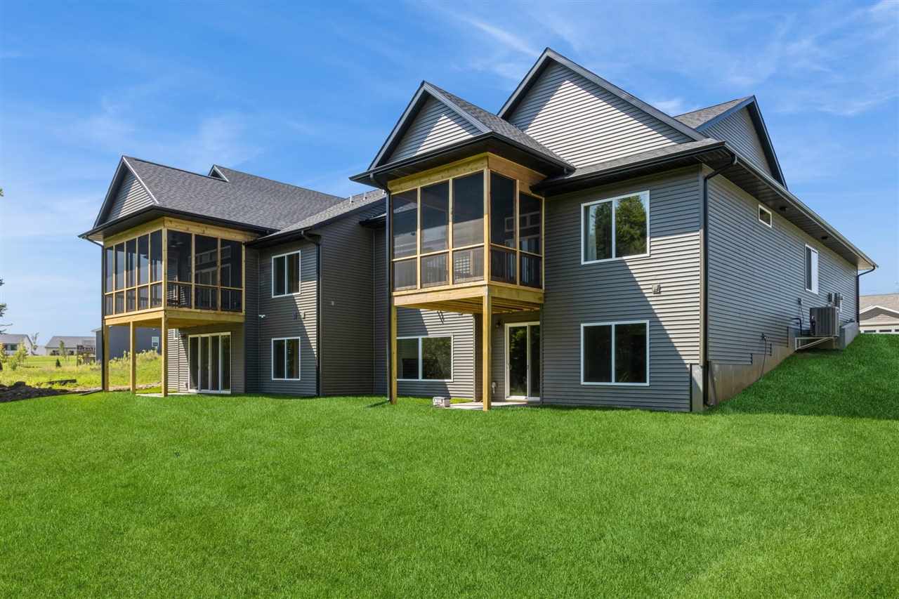 1046 Highland Trail Solon IA 52333