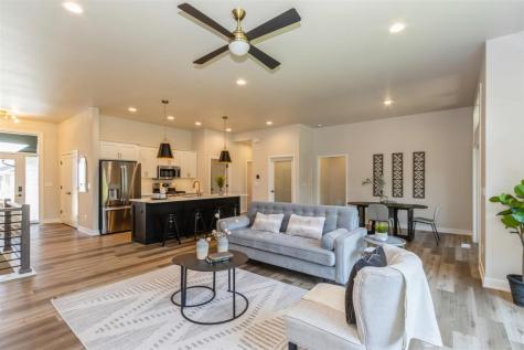 1046 Highland Trail Solon IA 52333