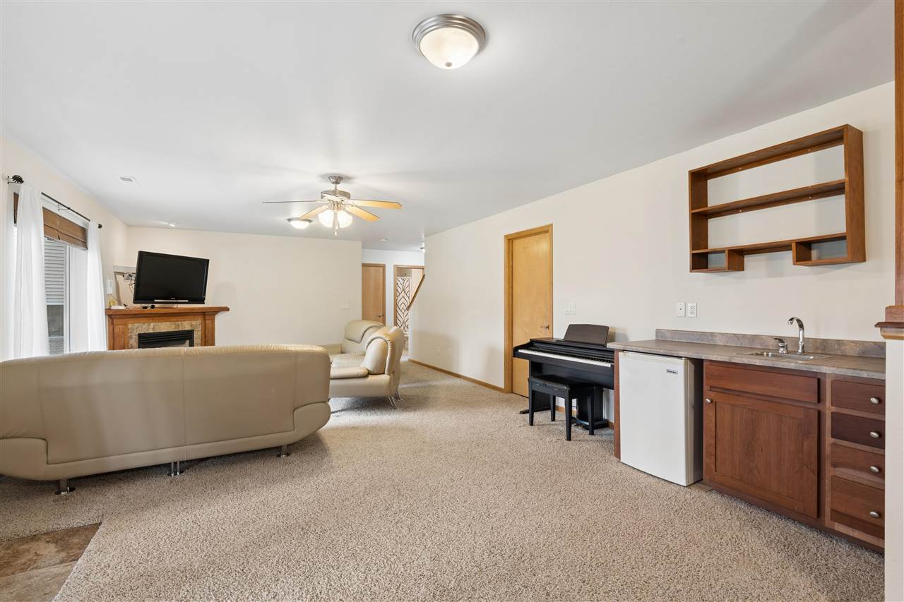 2040 Dempster Drive Coralville IA 52241