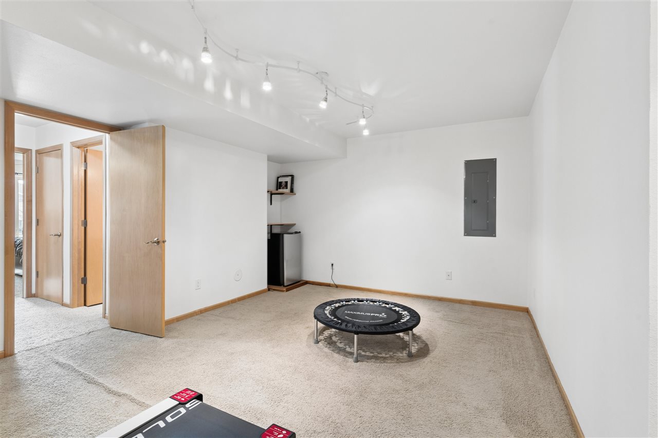 2040 Dempster Drive Coralville IA 52241