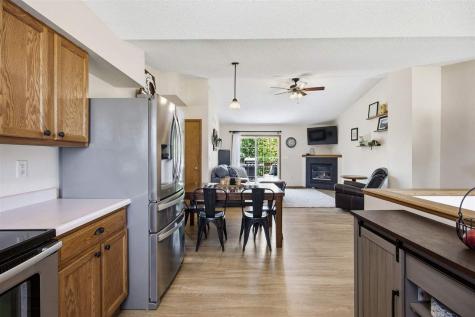 647 Andy Court North Liberty IA 52317