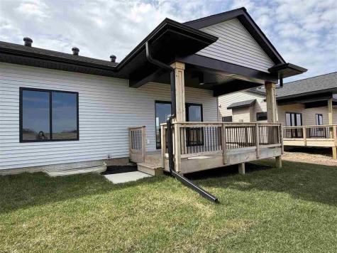 1280 Berkshire Lane North Liberty IA 52317