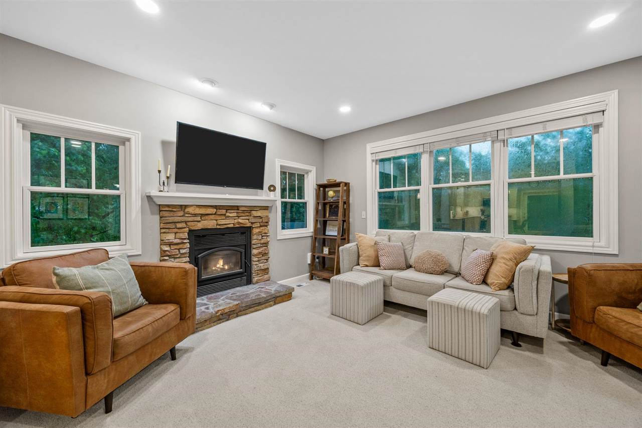 3164 Country Court Iowa City IA 52240