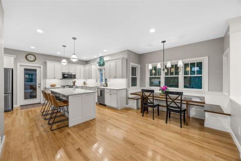 3164 Country Court Iowa City IA 52240