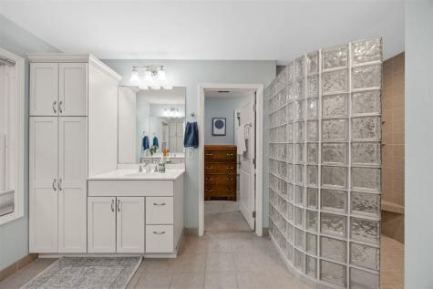 3164 Country Court Iowa City IA 52240