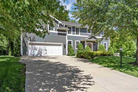 3164 Country Court Iowa City IA 52240