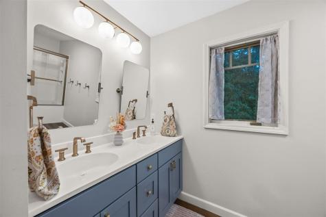 3164 Country Court Iowa City IA 52240