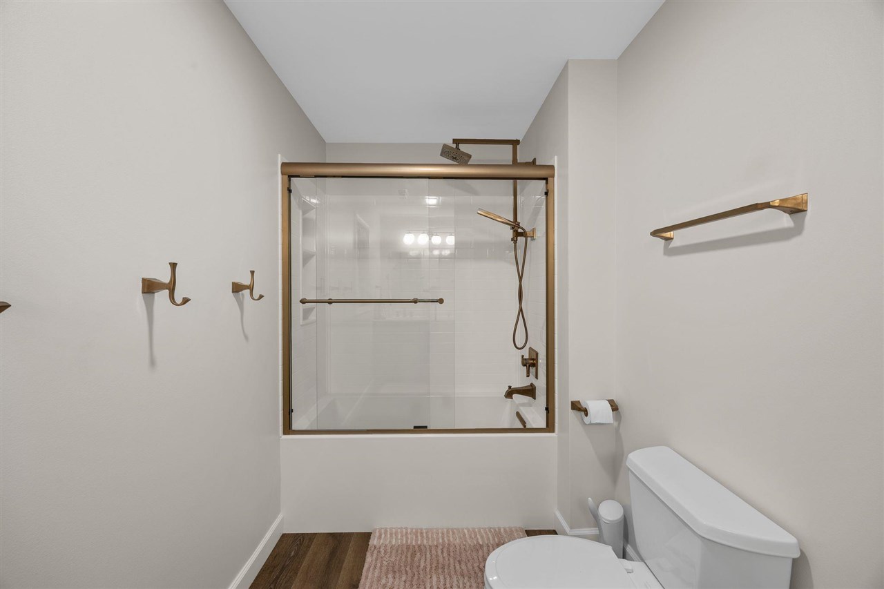 3164 Country Court Iowa City IA 52240