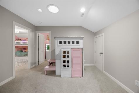 3164 Country Court Iowa City IA 52240