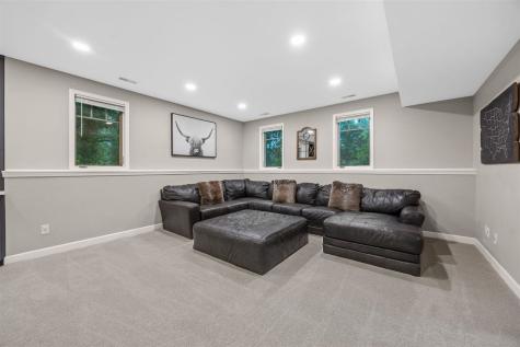 3164 Country Court Iowa City IA 52240