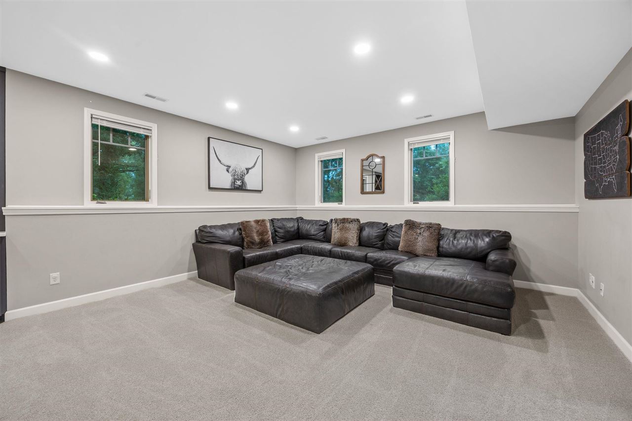3164 Country Court Iowa City IA 52240