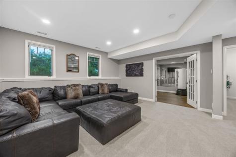 3164 Country Court Iowa City IA 52240