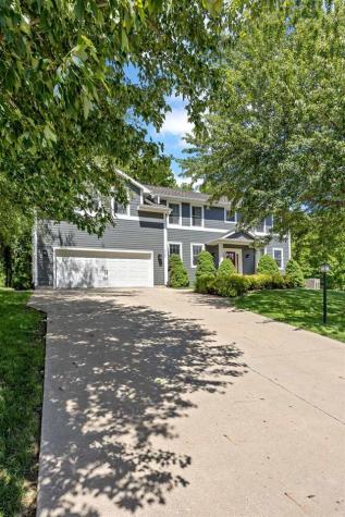 3164 Country Court Iowa City IA 52240