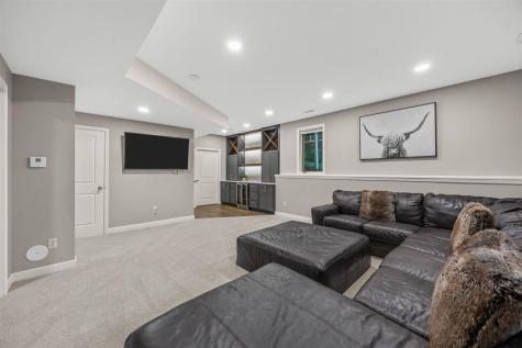 3164 Country Court Iowa City IA 52240