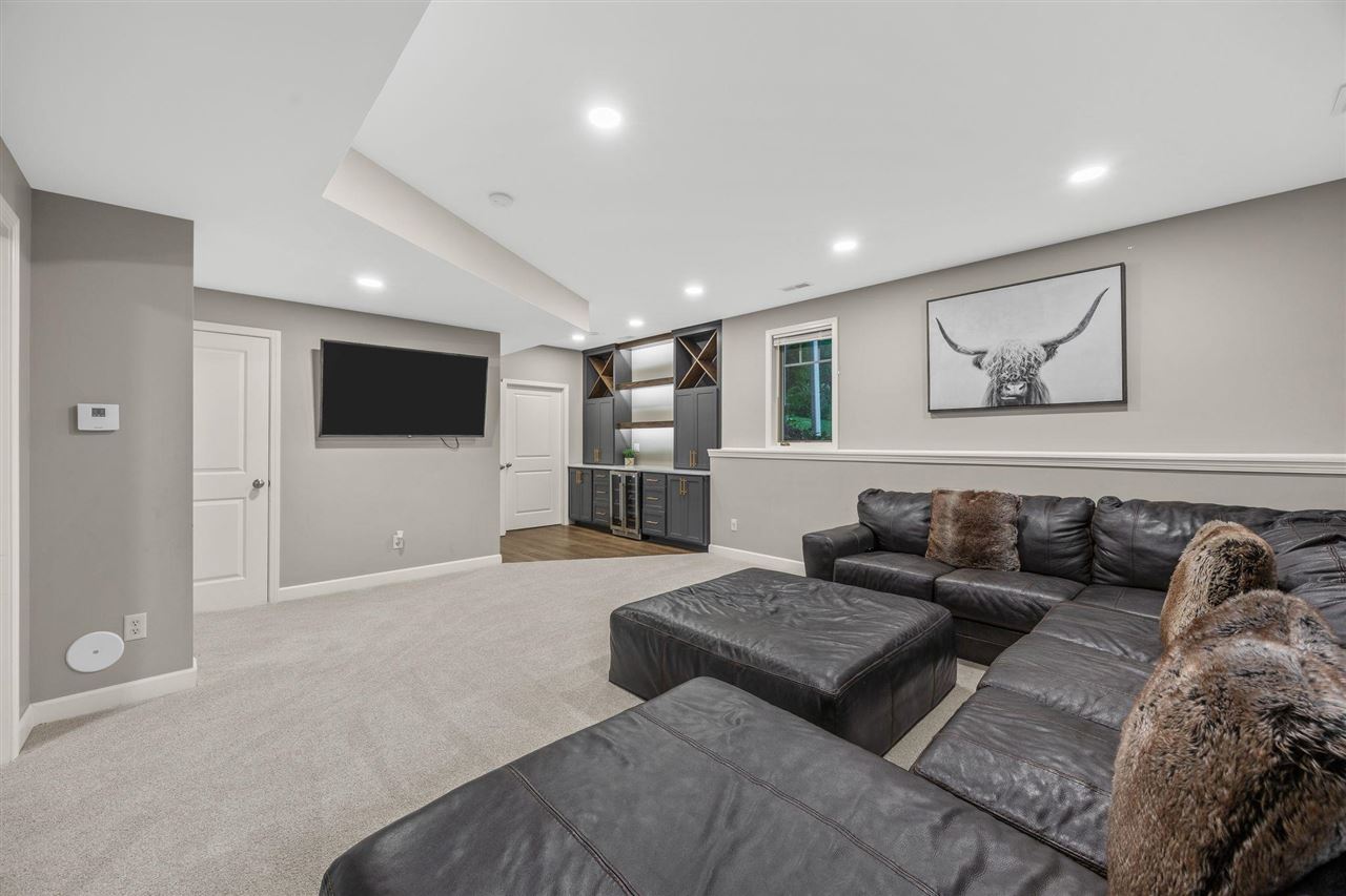 3164 Country Court Iowa City IA 52240