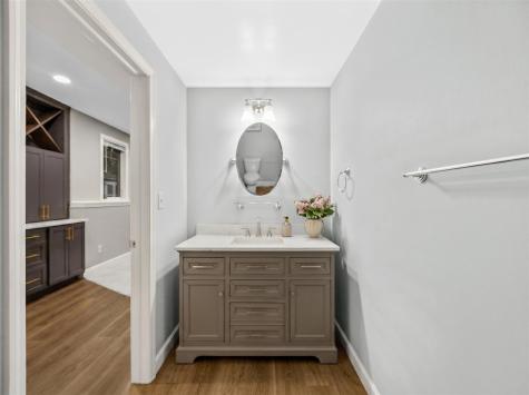 3164 Country Court Iowa City IA 52240