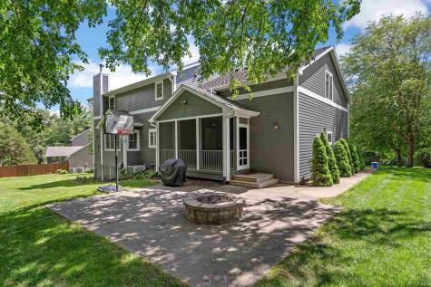 3164 Country Court Iowa City IA 52240