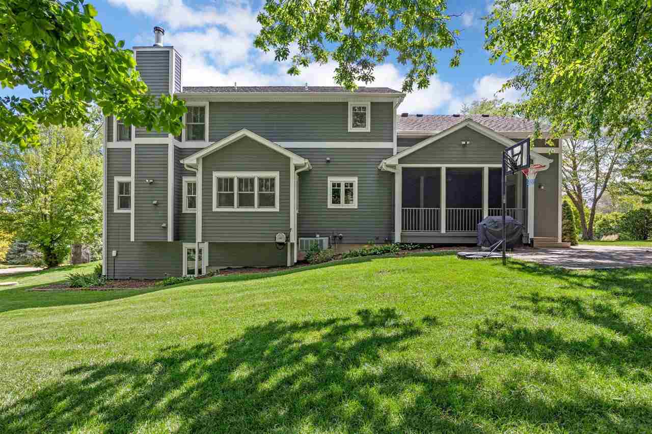 3164 Country Court Iowa City IA 52240