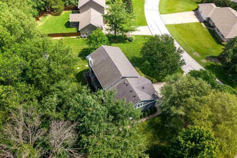 3164 Country Court Iowa City IA 52240