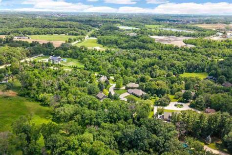 3164 Country Court Iowa City IA 52240