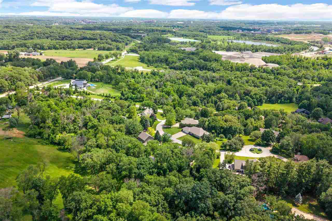 3164 Country Court Iowa City IA 52240