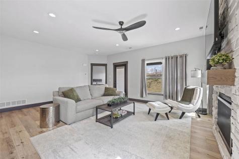 3060 Sunflower Street Ely IA 52227