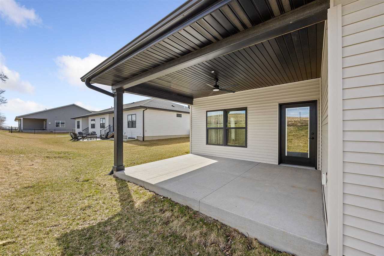 3060 Sunflower Street Ely IA 52227