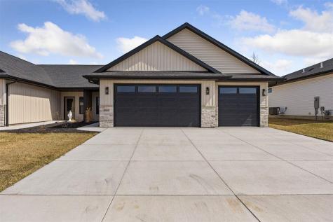 3060 Sunflower Street Ely IA 52227