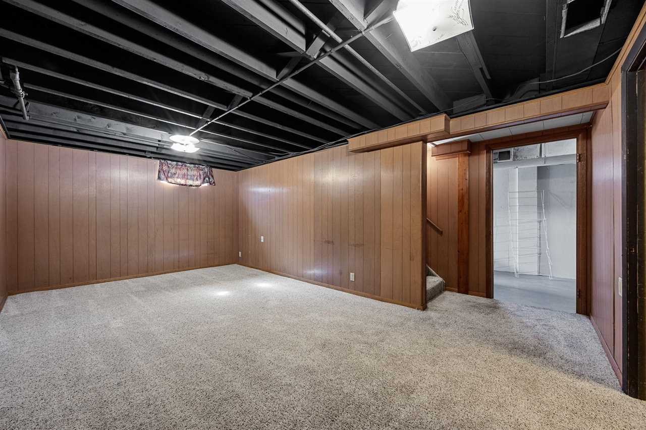 651 34th Street SE Cedar Rapids IA 52403