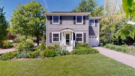 1135 Howell Street Iowa City IA 52240