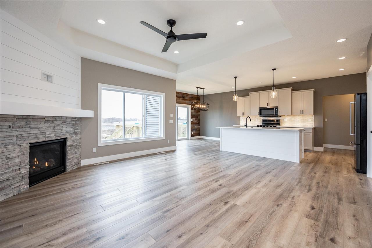 1735 Parkland Drive Ely IA 52227