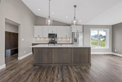 1735 Parkland Drive Ely IA 52227