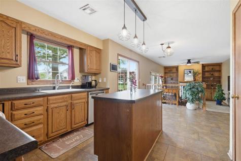 1415 Lyndhurst Drive Hiawatha IA 52233