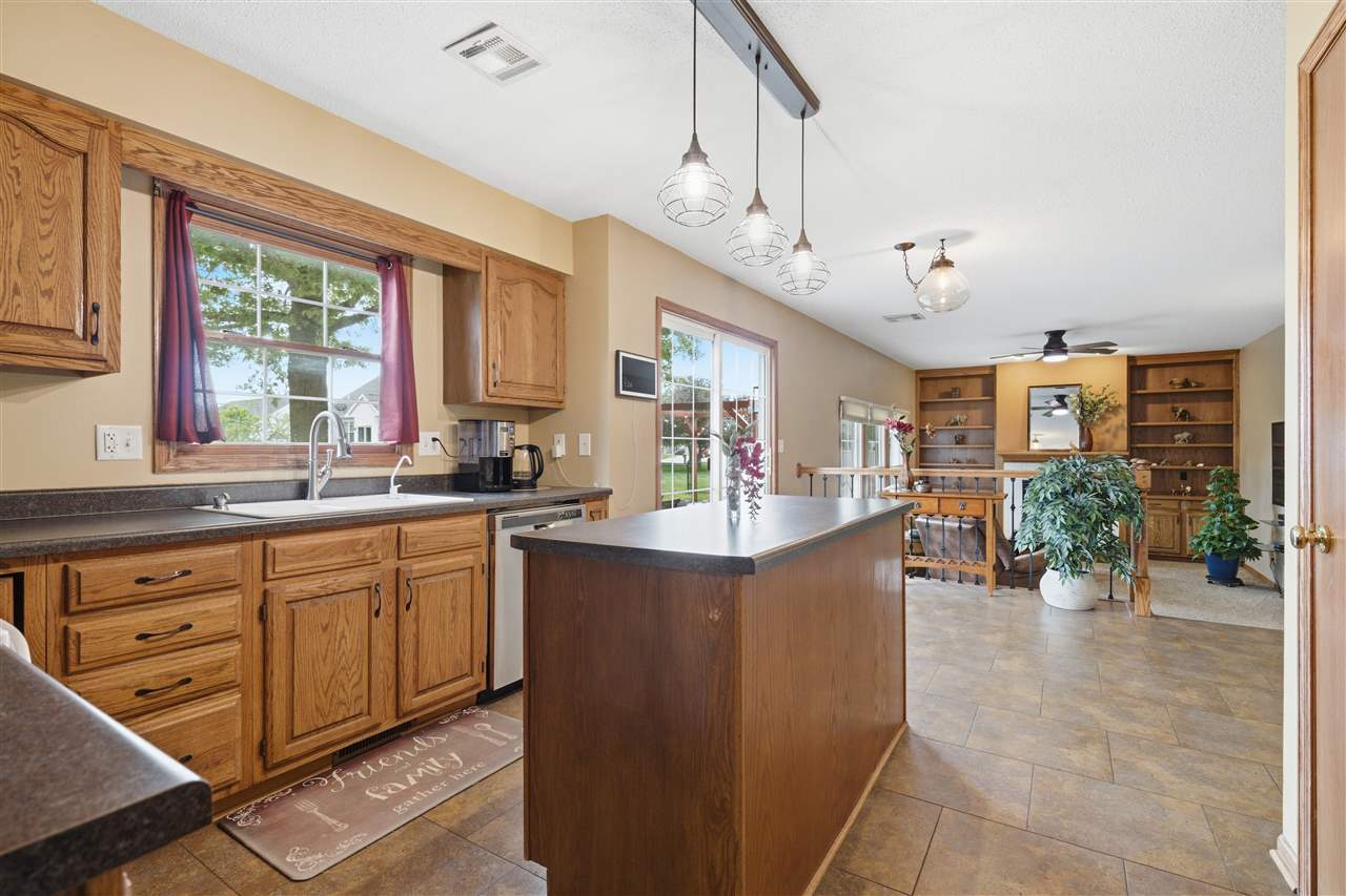 1415 Lyndhurst Drive Hiawatha IA 52233
