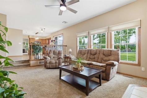 1415 Lyndhurst Drive Hiawatha IA 52233