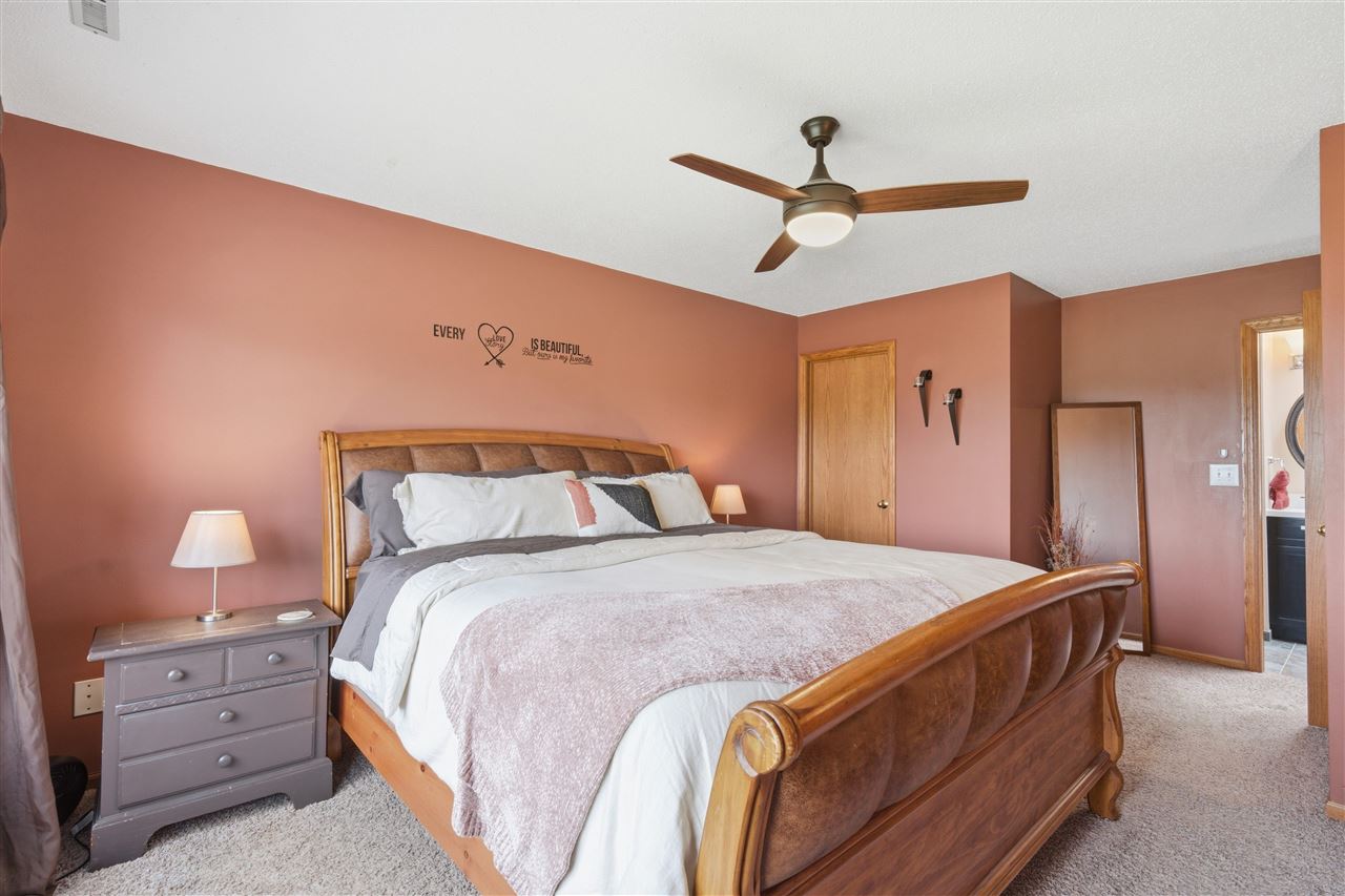 1415 Lyndhurst Drive Hiawatha IA 52233
