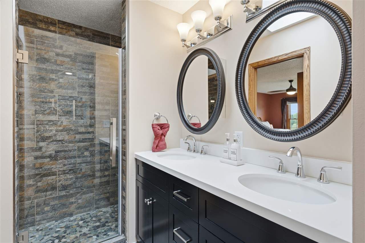1415 Lyndhurst Drive Hiawatha IA 52233
