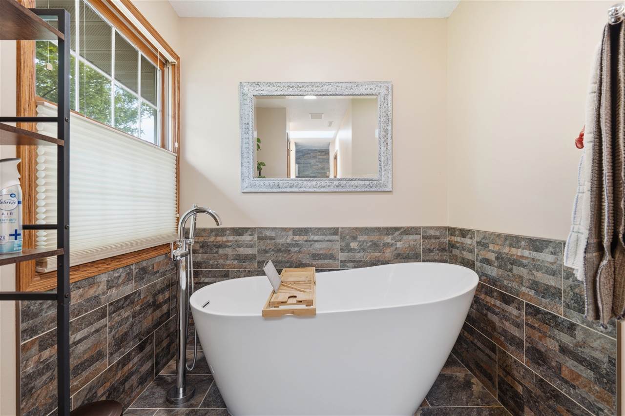 1415 Lyndhurst Drive Hiawatha IA 52233