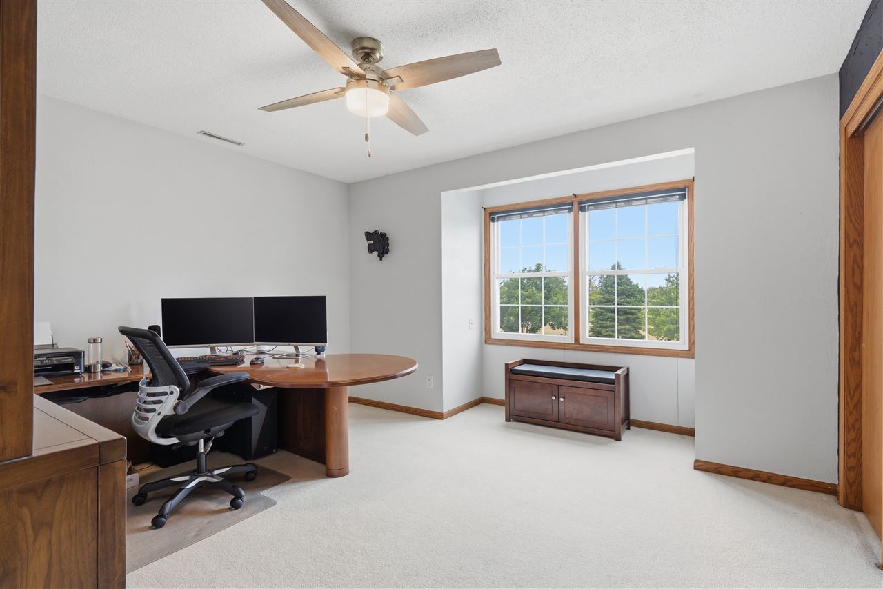 1415 Lyndhurst Drive Hiawatha IA 52233
