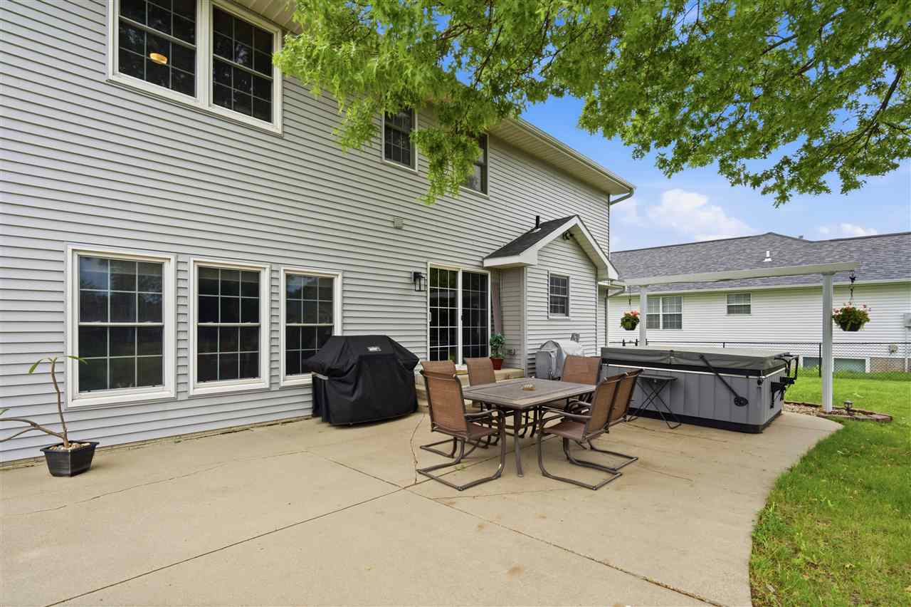 1415 Lyndhurst Drive Hiawatha IA 52233