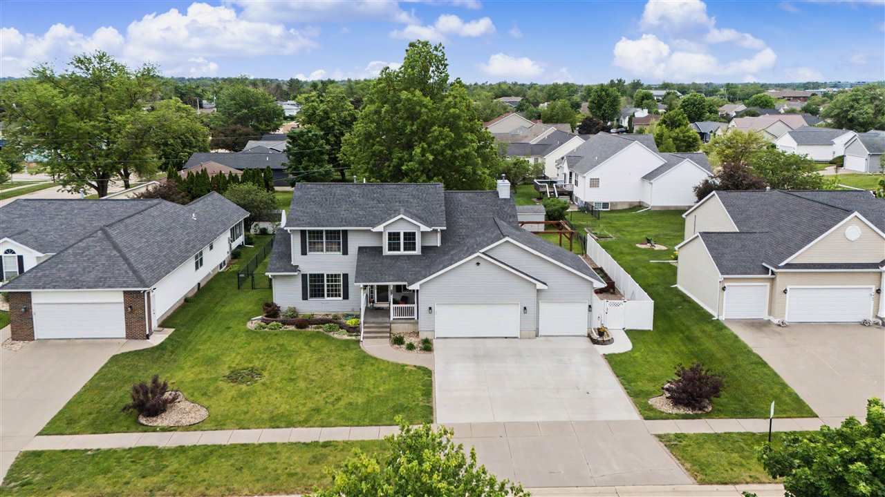 1415 Lyndhurst Drive Hiawatha IA 52233