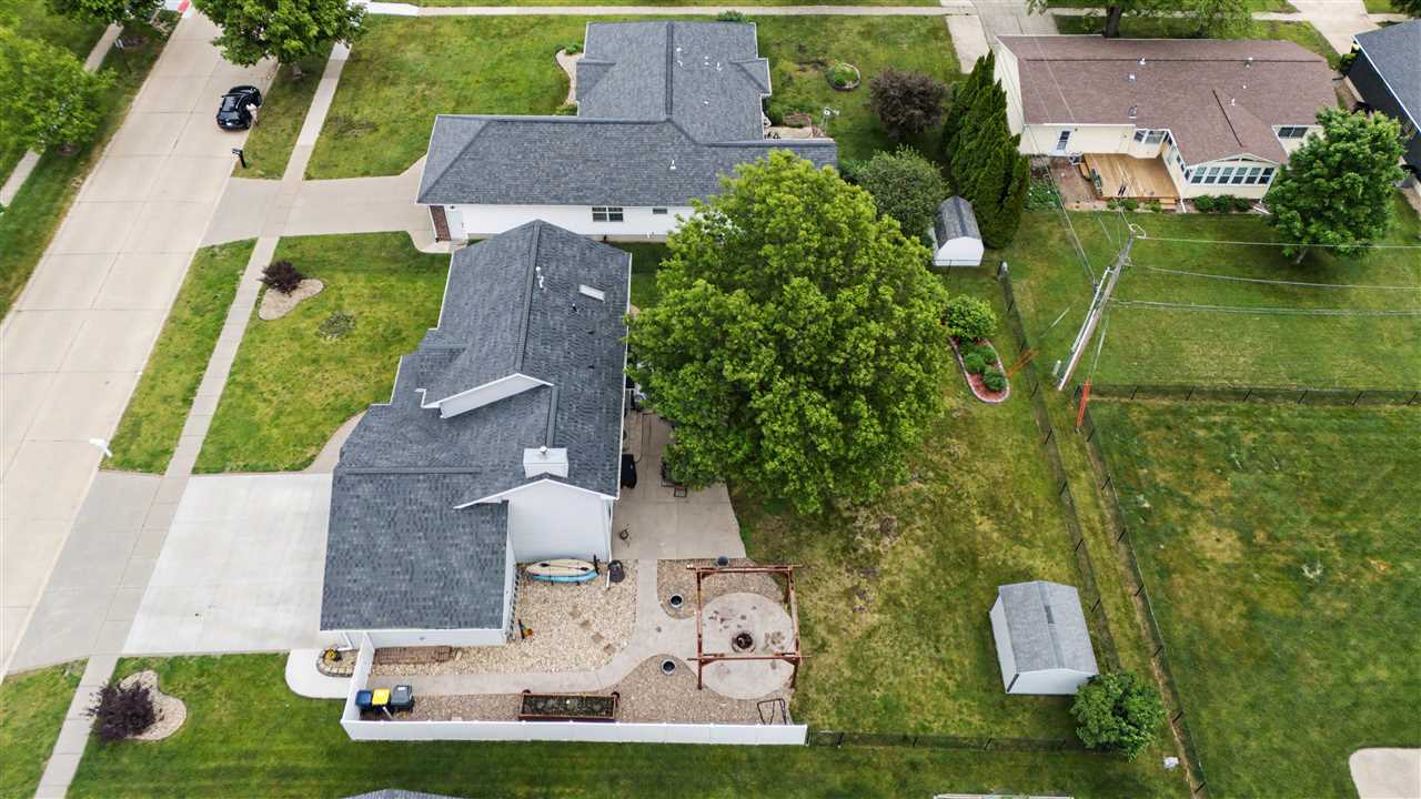 1415 Lyndhurst Drive Hiawatha IA 52233