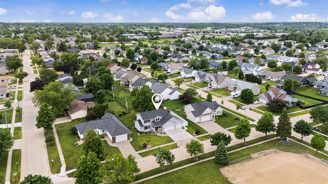1415 Lyndhurst Drive Hiawatha IA 52233