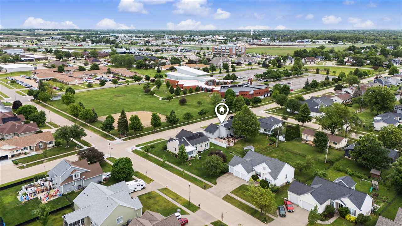 1415 Lyndhurst Drive Hiawatha IA 52233