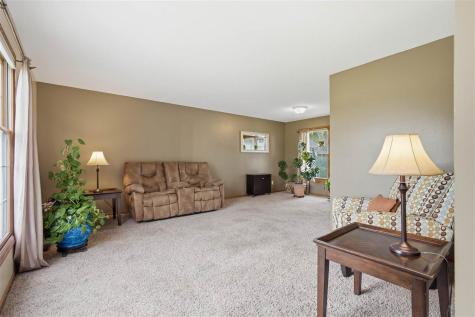 1415 Lyndhurst Drive Hiawatha IA 52233