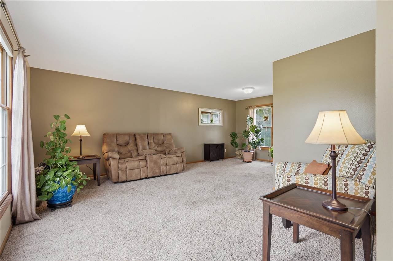 1415 Lyndhurst Drive Hiawatha IA 52233