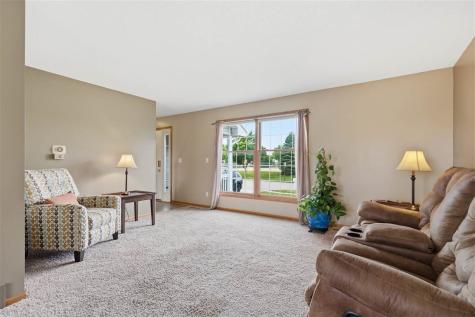 1415 Lyndhurst Drive Hiawatha IA 52233