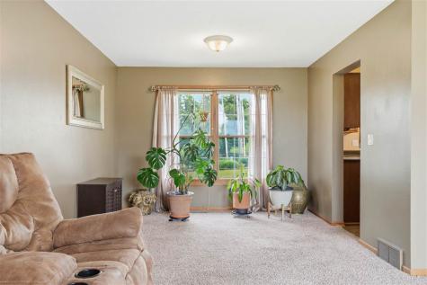 1415 Lyndhurst Drive Hiawatha IA 52233